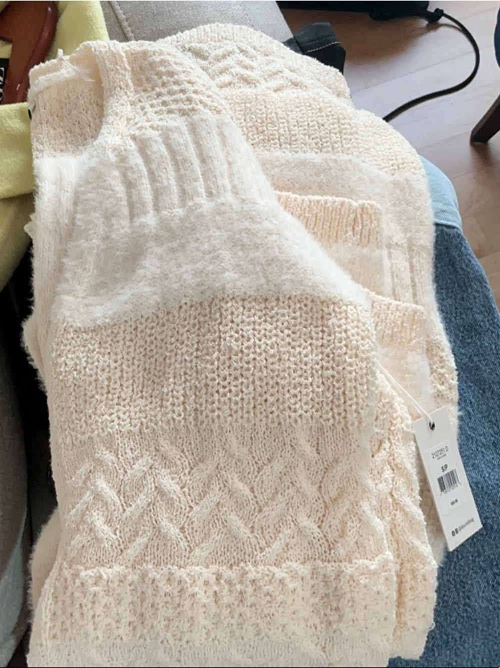 NWT DEX CARDI